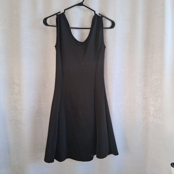 Item 21 – Golden Sun: Suzy Shier Tribal Gold Detailing Black A-Line Mini Dress - Picture 4 of 5